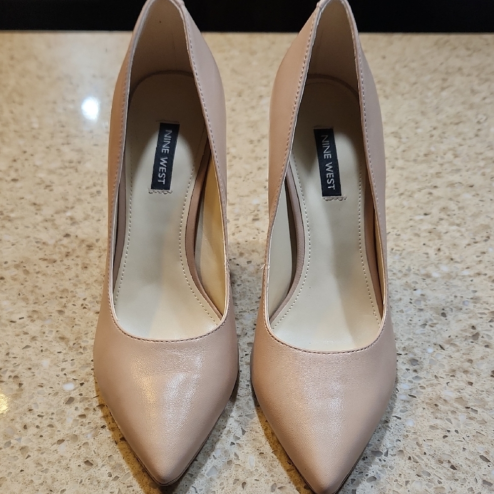 Nine West Women's Tan Pumps